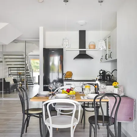 アパート Lubie Morze ヤンタル