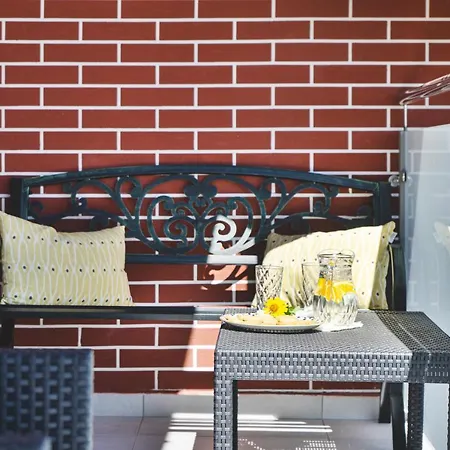 アパート Lubie Morze ヤンタル